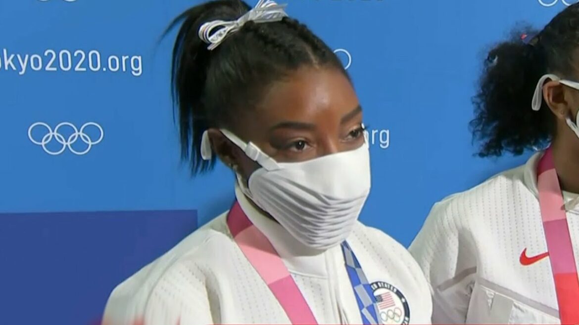 Simone Biles s’exprime après sa sortie des Jeux olympiques de Tokyo