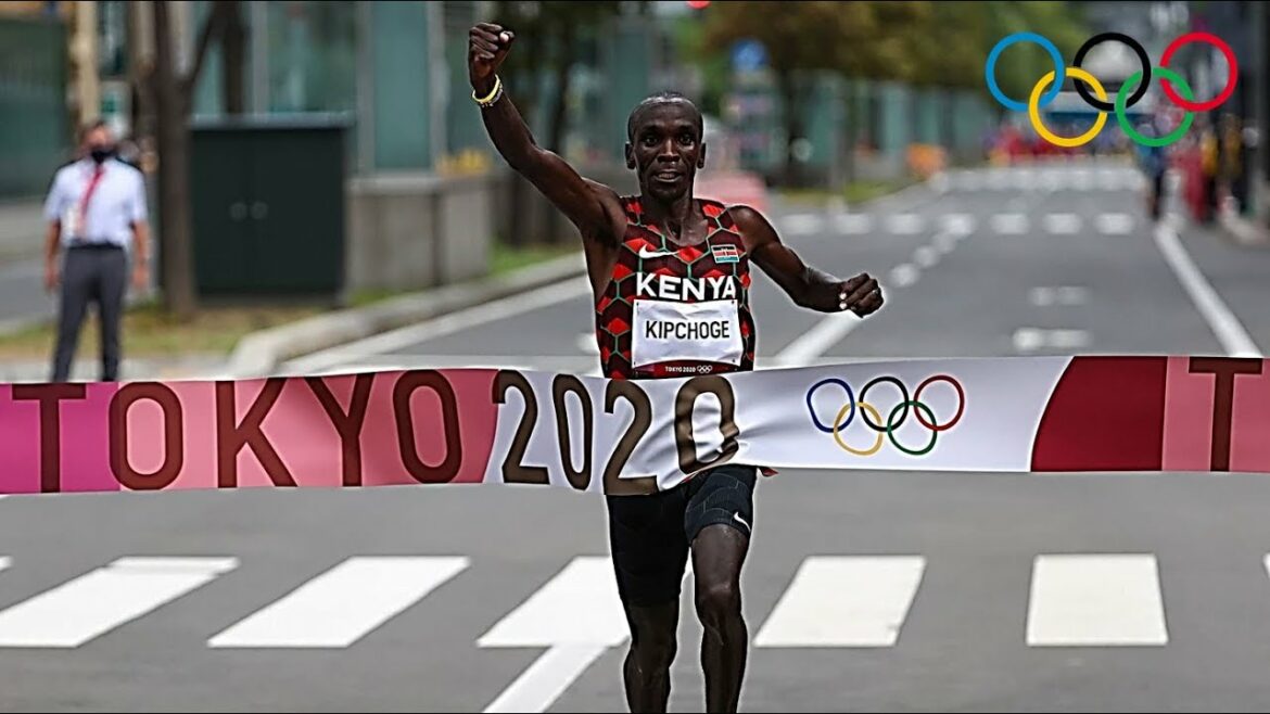 Eliud Kipchoge DOMINE LE MARATHON OLYMPIQUE DE TOKYO 2021