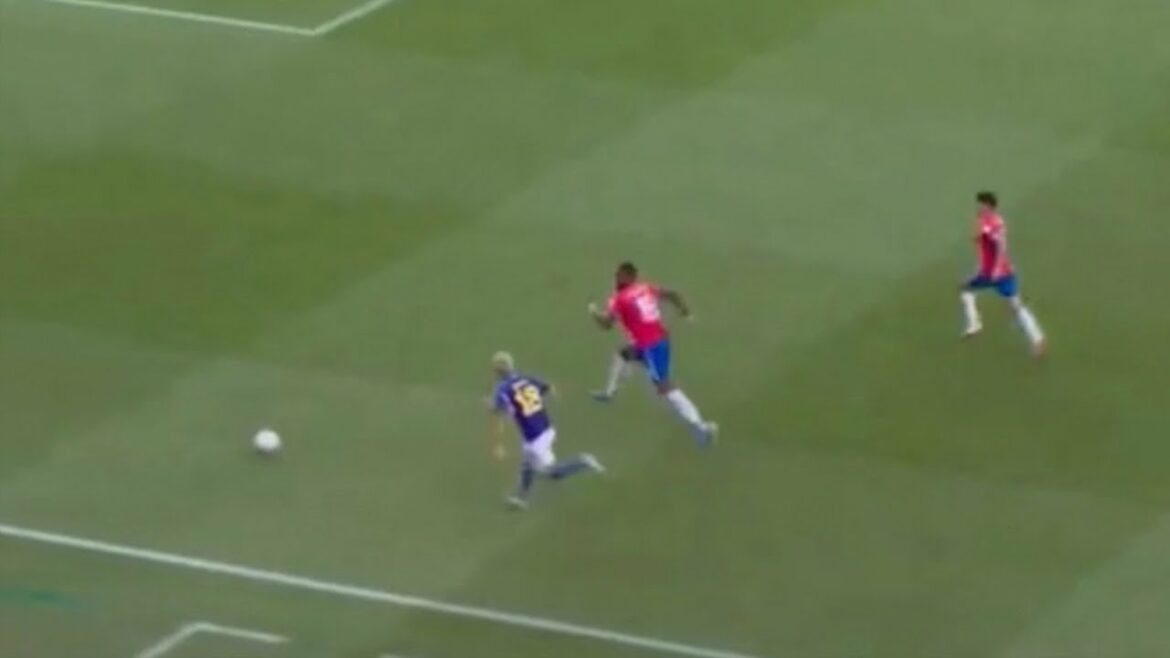 Takuma Asano incité par Rudiger du Costa Rica