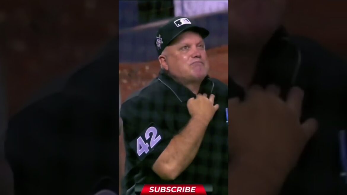 Arbitre touché par un lancer au visage par Yu Darvish #shorts Arbitre touché par un lancer au visage par Yu Darvish #shorts