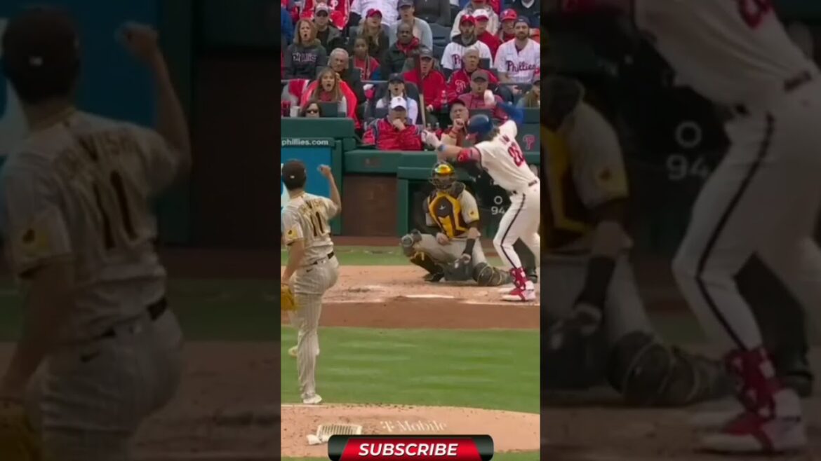 Alec Bohm frappé par un pitch par Yu Darvish #shorts Alec Bohm frappé par un pitch par Yu Darvish #shorts