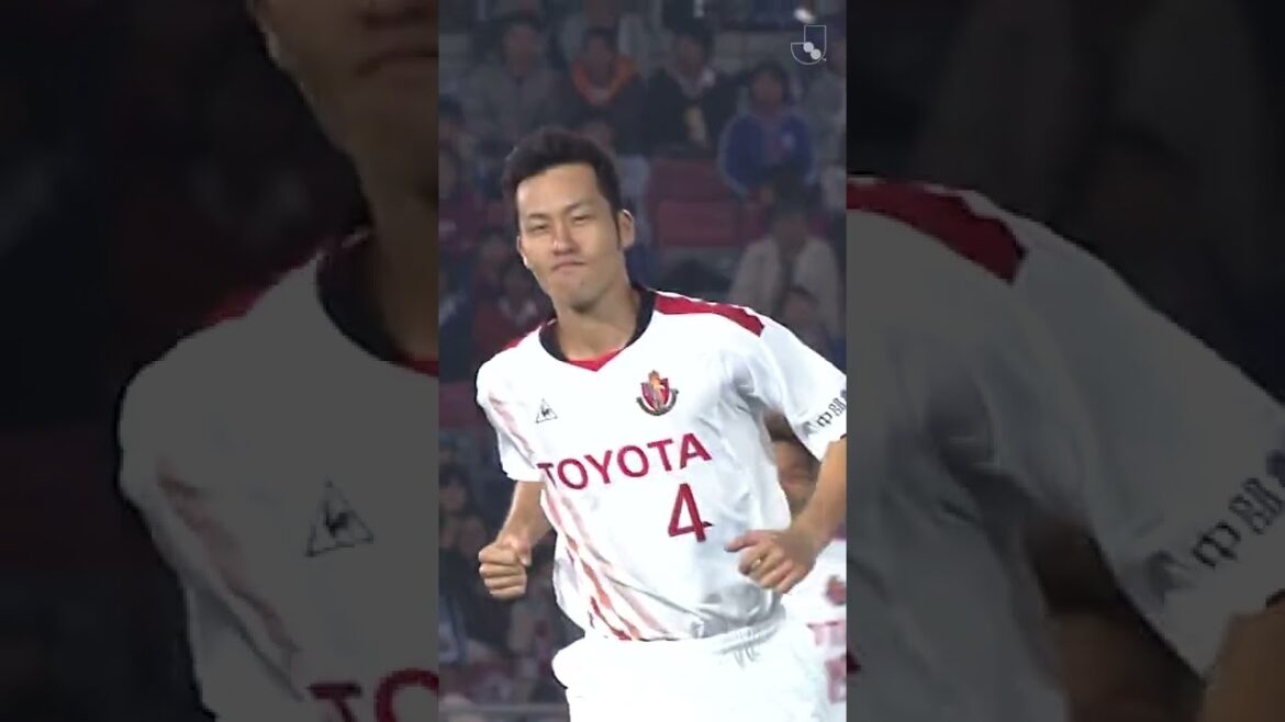 😉 Maya Yoshida, une attaquante ?  Non, mais le défenseur japonais avait l'air de marquer ce but.