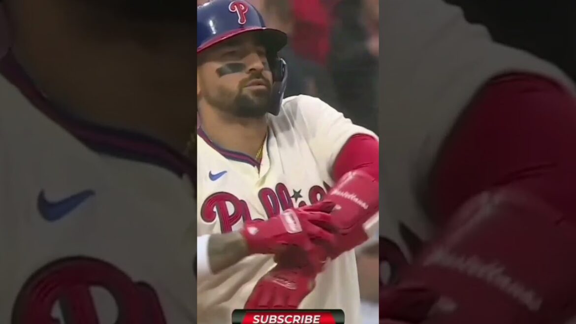 Nick Castellanos touché par un pitch par Yu Darvish #shorts Nick Castellanos touché par un pitch par Yu Darvish #shorts