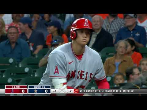 Shohei Ohtani devient le premier lanceur à battre deux fois avant de lancer un lancer (et a eu un énorme doublé !) Shohei Ohtani devient le premier lanceur à battre deux fois avant de lancer un lancer (et a eu un énorme doublé !)