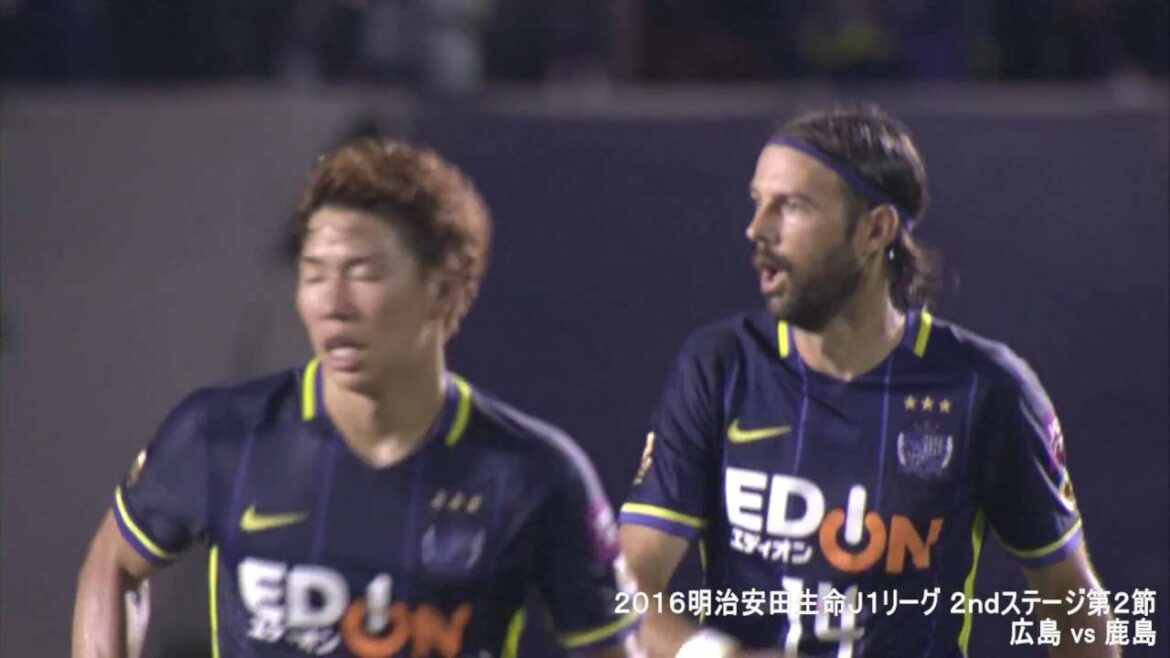 Rejouez les 12 buts en championnat de Takuma Asano !