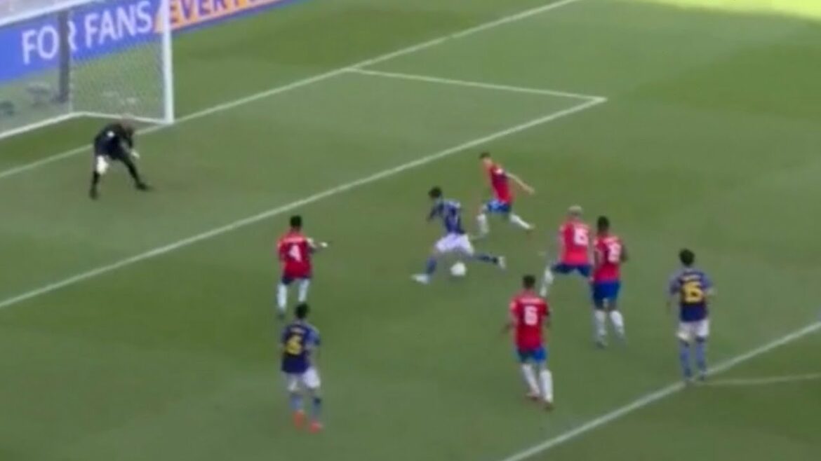 Daichi Kamata "Minamino, frappe-le"