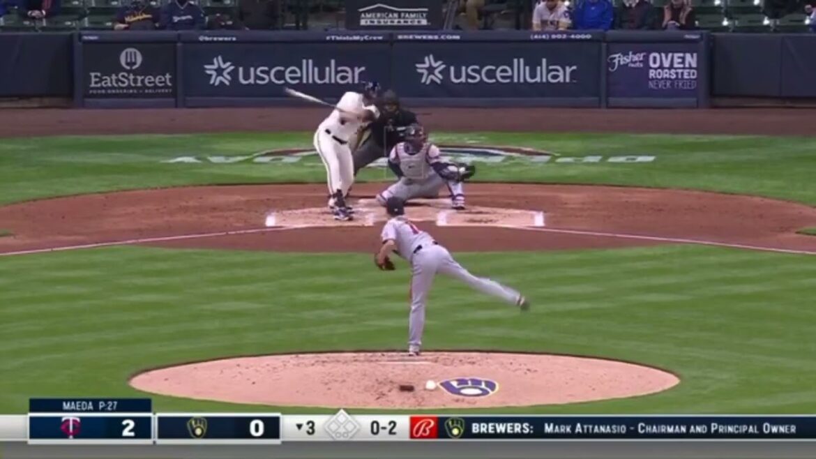 Kenta Maeda lance au ralenti