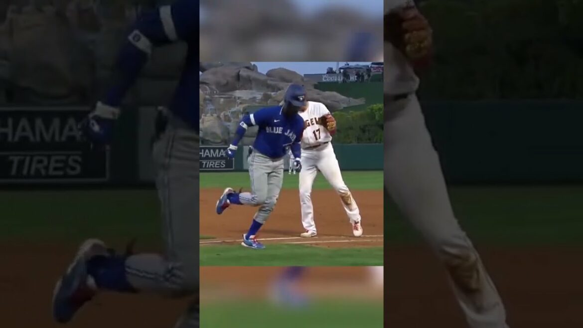 Shohei Ohtani utilise la Force pour rediriger un adversaire vers la pirogue.  #shorts