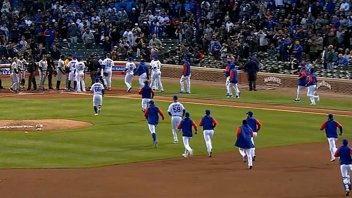 [Seiya Suzuki]Le 18 mai, les sièges des commentaires en direct sont également très excitants ! Le faisceau laser de Seiya Suzuki, qui a bloqué le retour du coureur du troisième but avec une volée de Tsutsugo au 4e, a provoqué une agitation au bord de la bagarre.