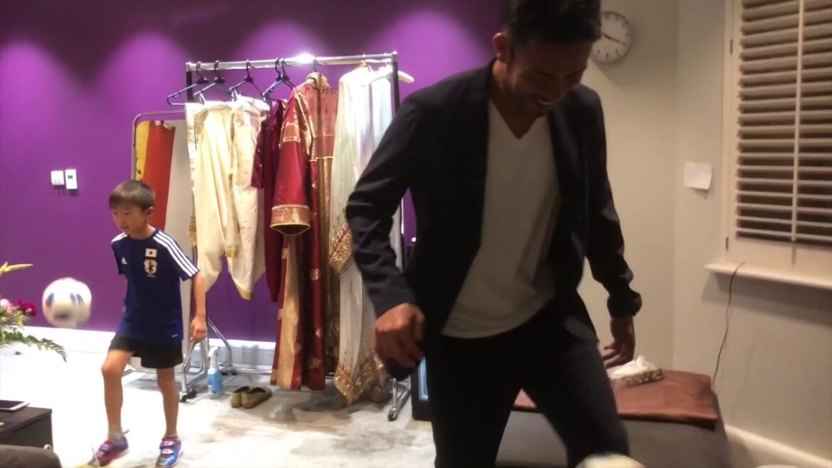 Maya Yoshida (capitaine de l'équipe nationale du Japon) contre Jo - jonglerie