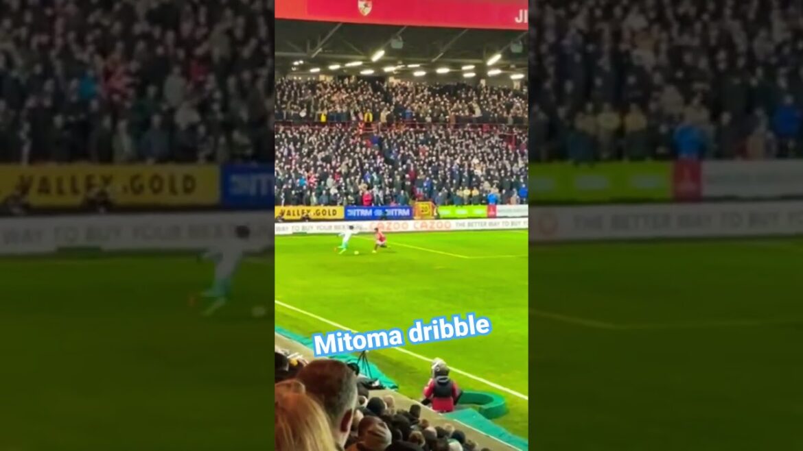 Mitoma Kaoru Mitoma premier dribble après la Coupe du monde