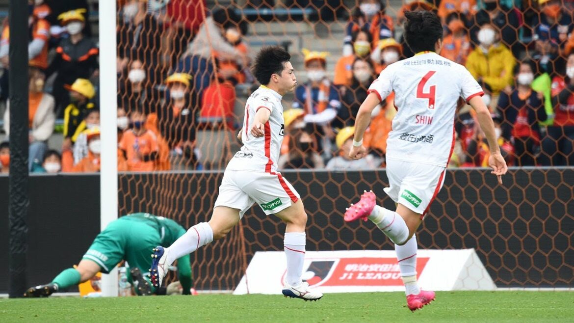 Ce cours est imparable ! Yuki Soma (Nagoya) a marqué le but gagnant pour l'AT avec un tir du milieu percutant ![Objectif de ramassage dans la section 14]