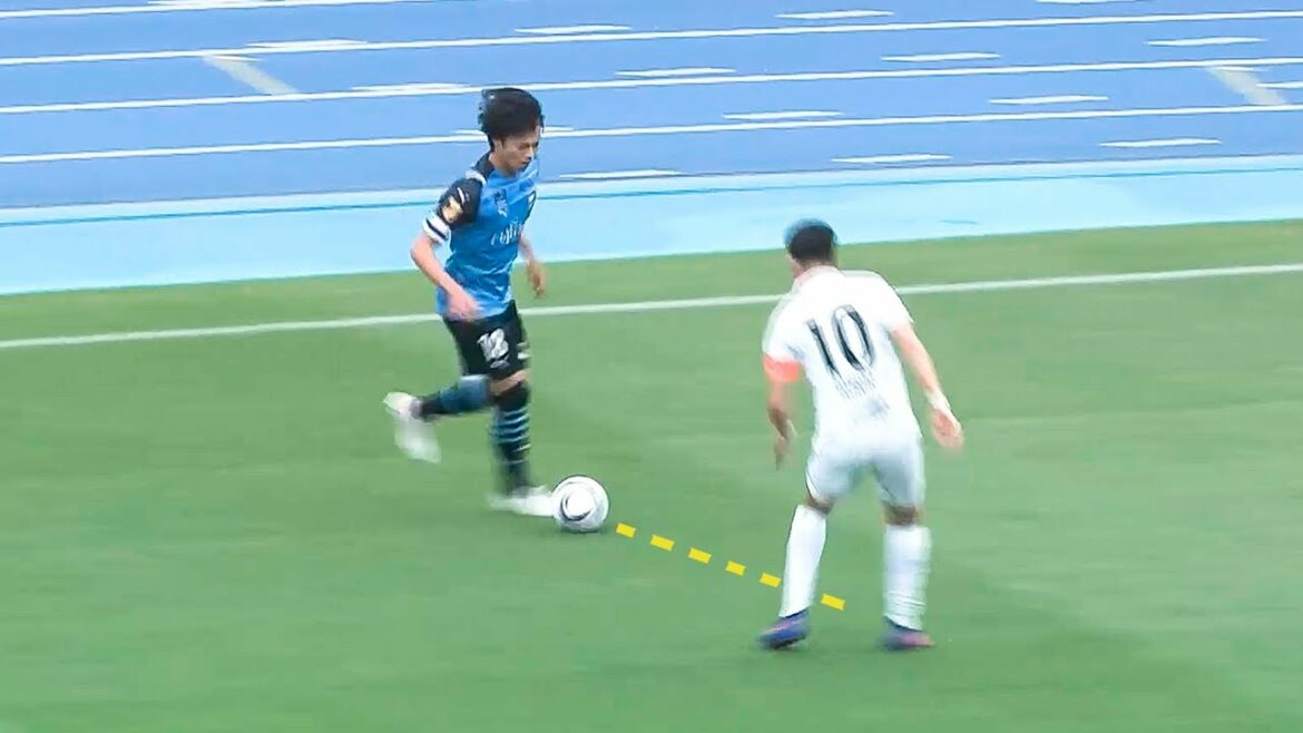 Kaoru Mitoma Kaoru Mitoma - Compétences de classe mondiale