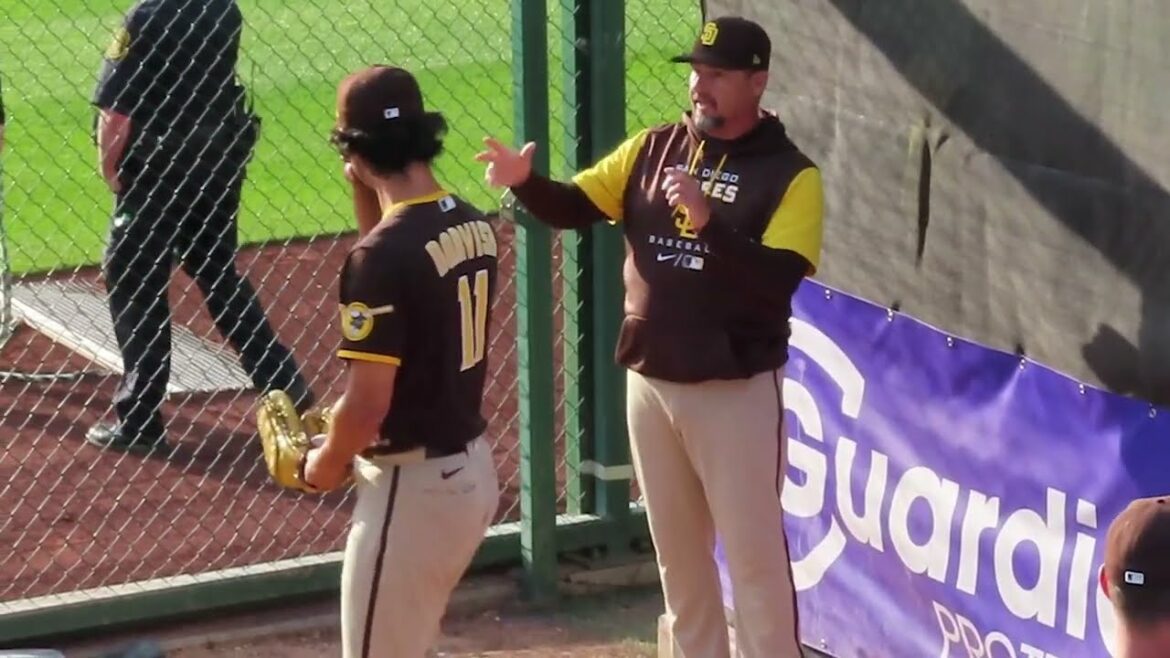 Prenez un gros plan du lanceur Darvish qui s'entraîne dans l'enclos des releveurs !