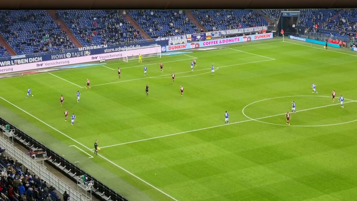 4:1 Ko Itakura 💙 Ambiance dans la Veltins Arena 🔥Schalke 04 1 FC Nürnberg 4:1 10.12.2021