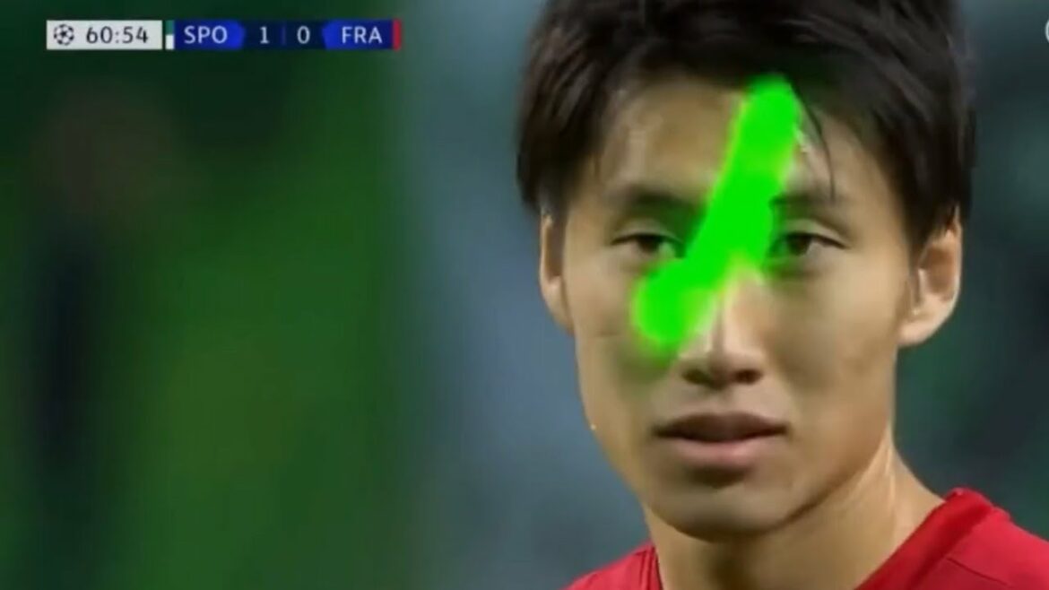 Le sourire cynique de Daichi Kamada lorsqu'il tire un penalty, ses yeux sont marqués au laser par les supporters du Sporting Lisbon