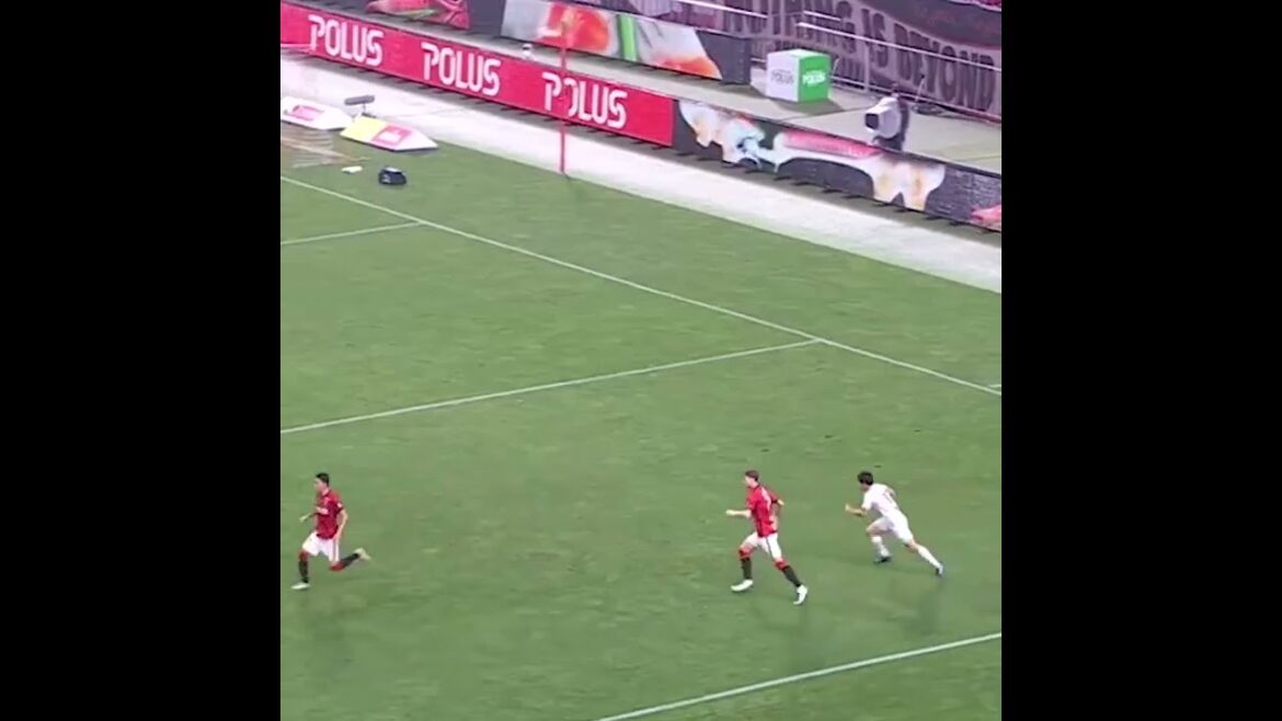 Un vrai monstre physique ! Découvrez le jeu de la J-League d'Hiroki Sakai 🎥[clipping]8 décembre 2022 #shorts