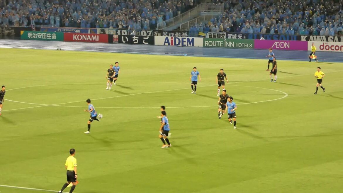 Pass 《De Mira Yamane à Kei Chinen》 Kawasaki Frontale 5-2 Hokkaido Consadole Sapporo 18 juin 2022 (sam) Japon football football