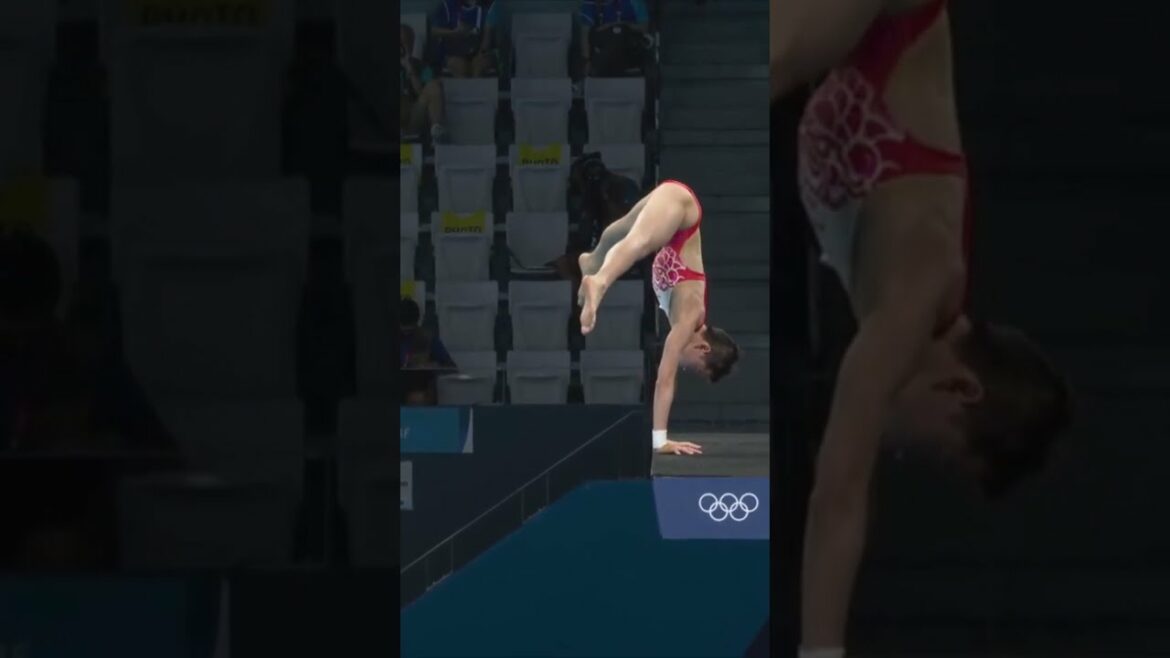 #Shorts | Quan Hong Chan - CHN | Women's Diving - 10m platform | Olimpic Tokyo 2020