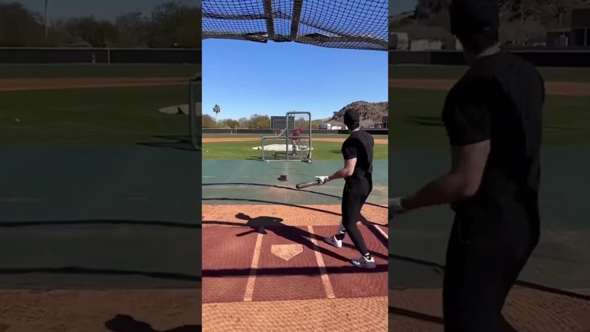 dernier!  2023 Shohei Ohtani utilise une batte Chandler pour "l'entraînement explosif au bâton" à l'extérieurShohei OhtaniShohei Ohtani#shorts