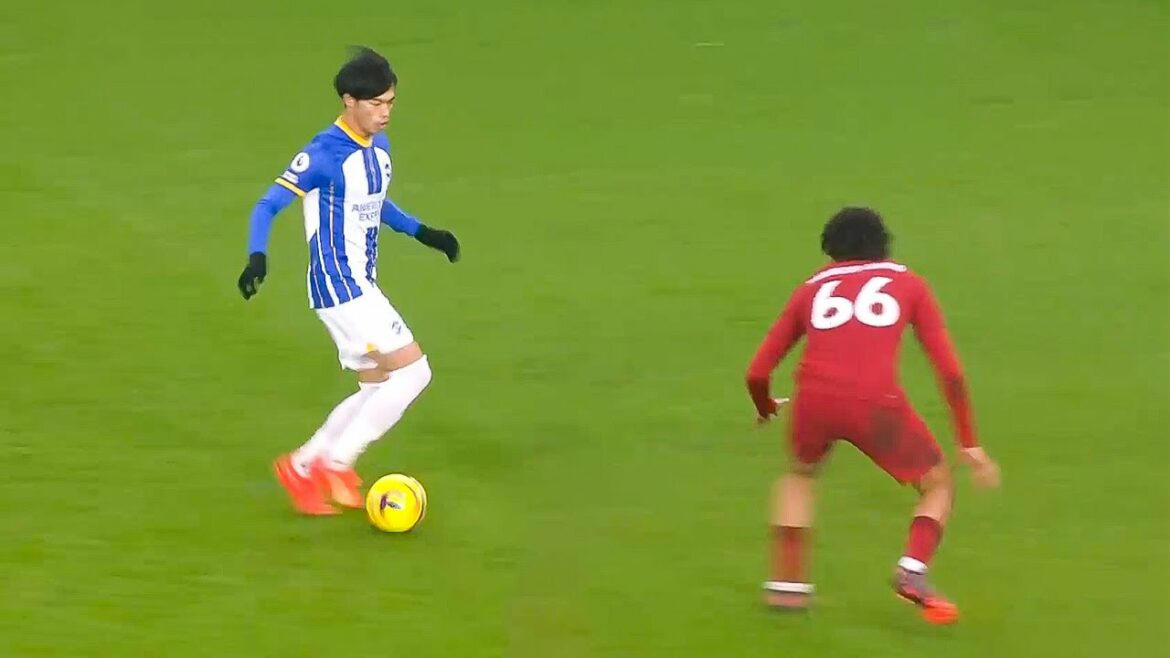 J'ai trouvé toutes les situations 1v1 de Kaoru Mitoma.