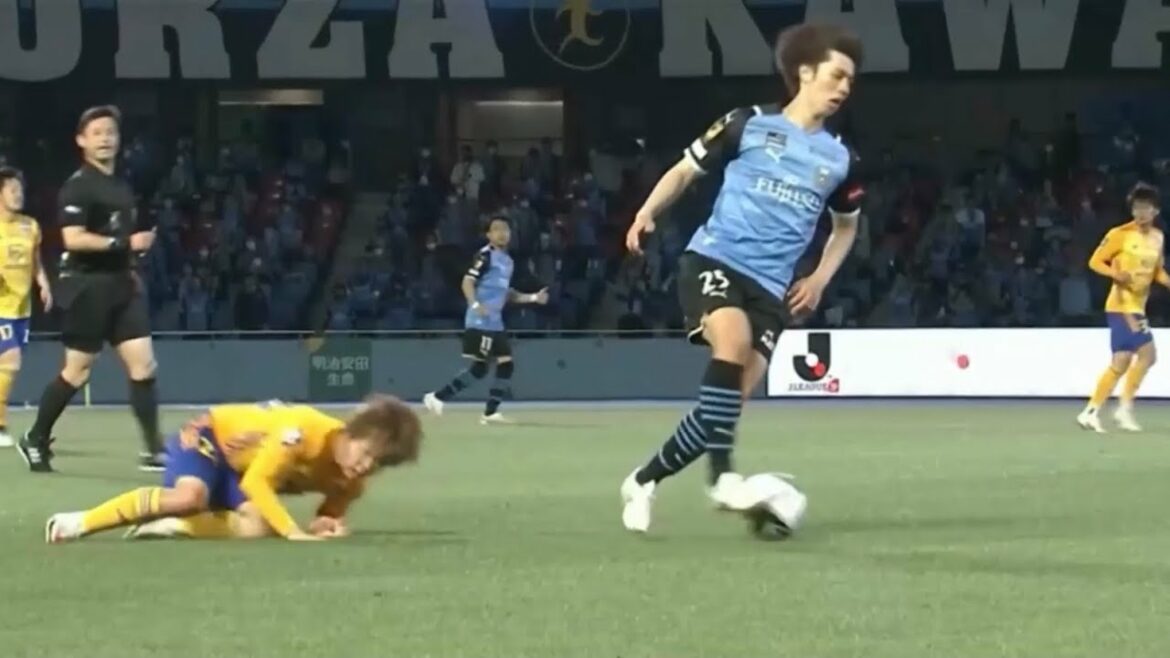 Aoi Tanaka écrase et écrase ses adversaires de manière déraisonnable