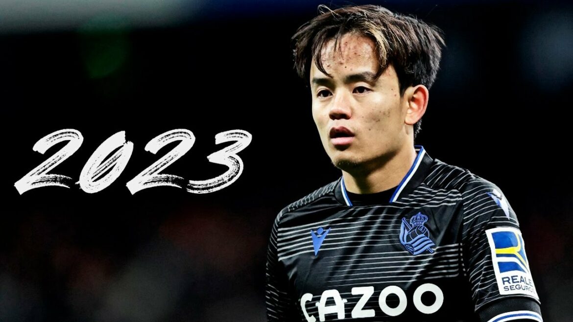 Joue un rôle actif en tant qu'axe offensif de la Sociedad, qui est classée 3e de la ligue ! Collection de jeu Takefusa Kubo 2023