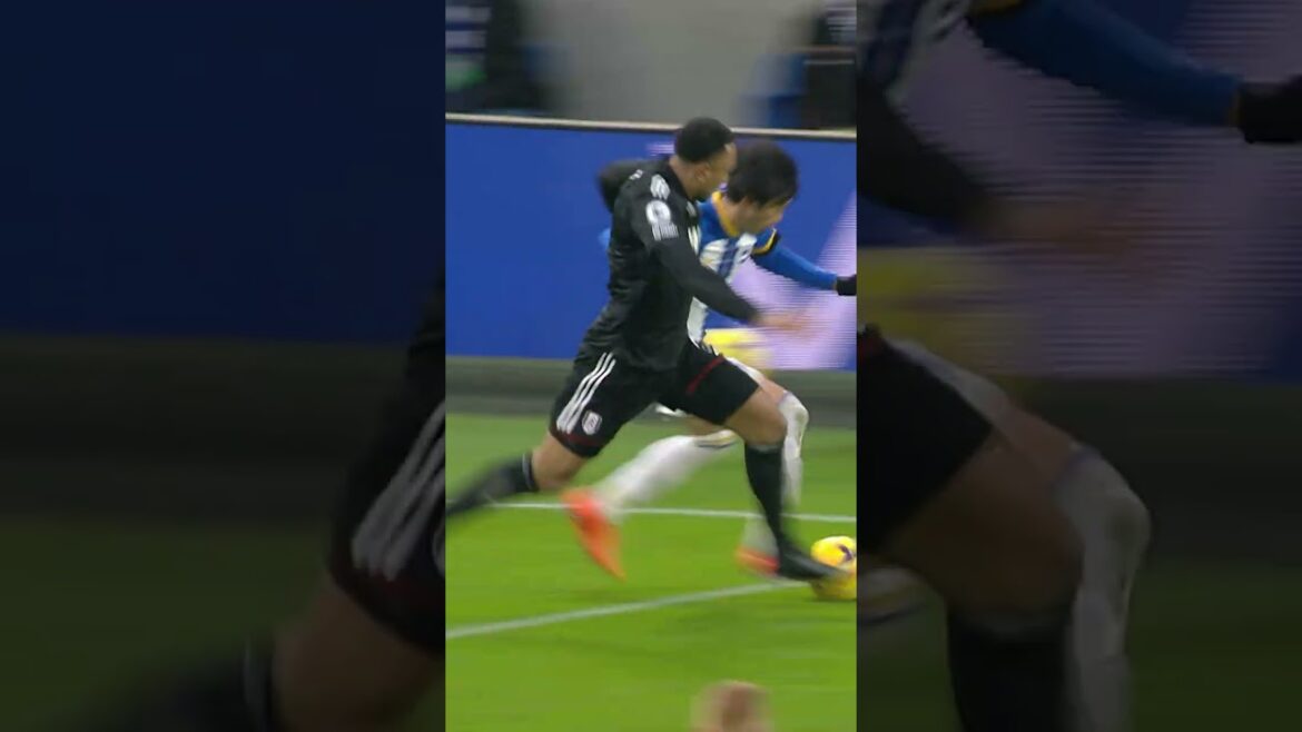 Est-ce une pénalité ?  Mitoma contre Teté