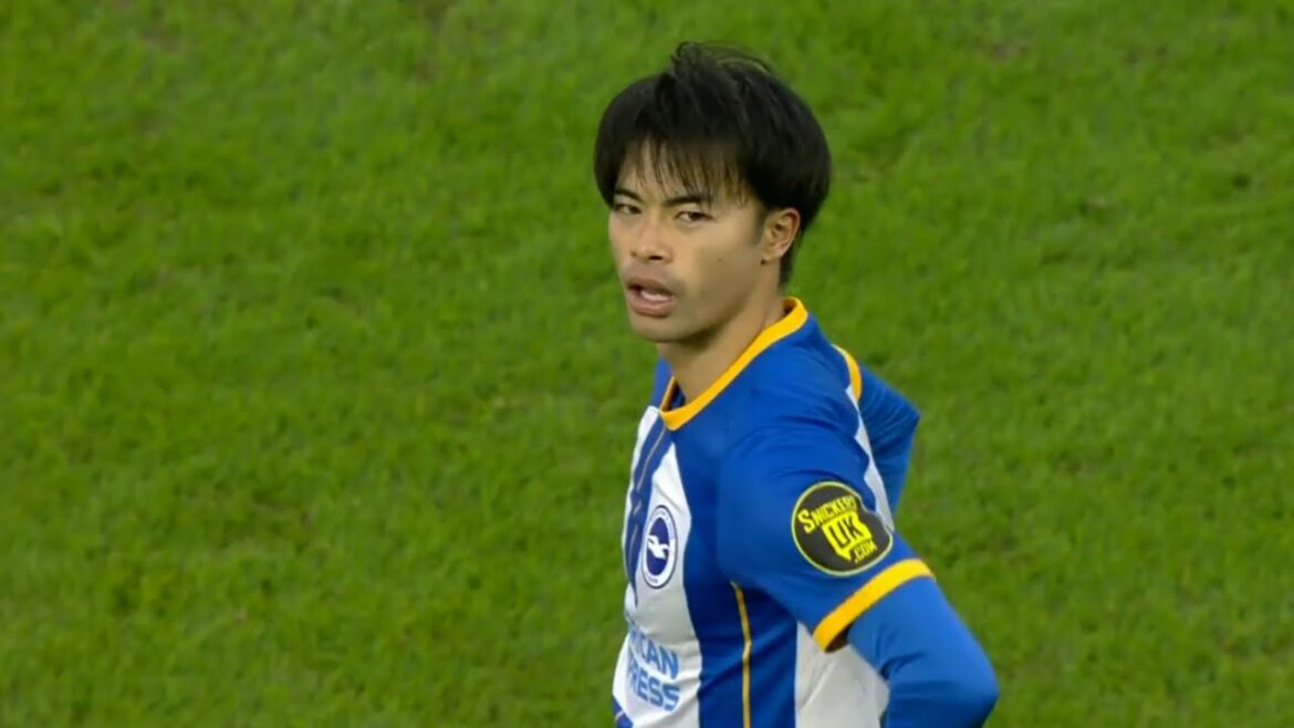 Mitoma calcule chaque mouvement