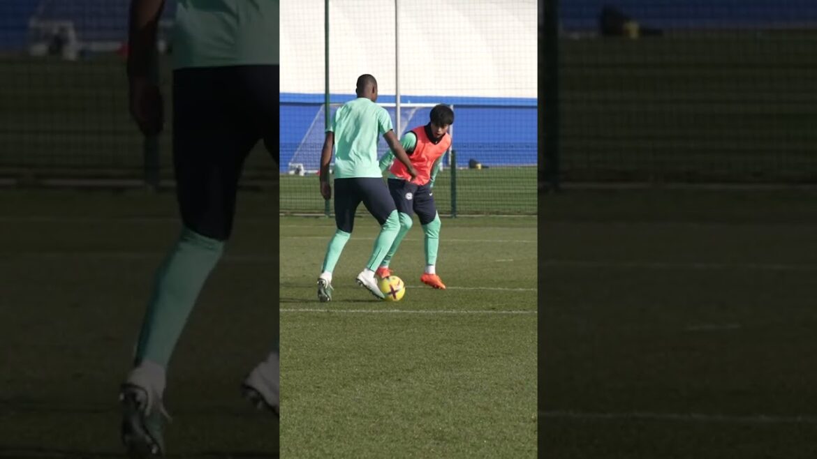 Mitoma en feu à l'entraînement !  🔥🇯🇵