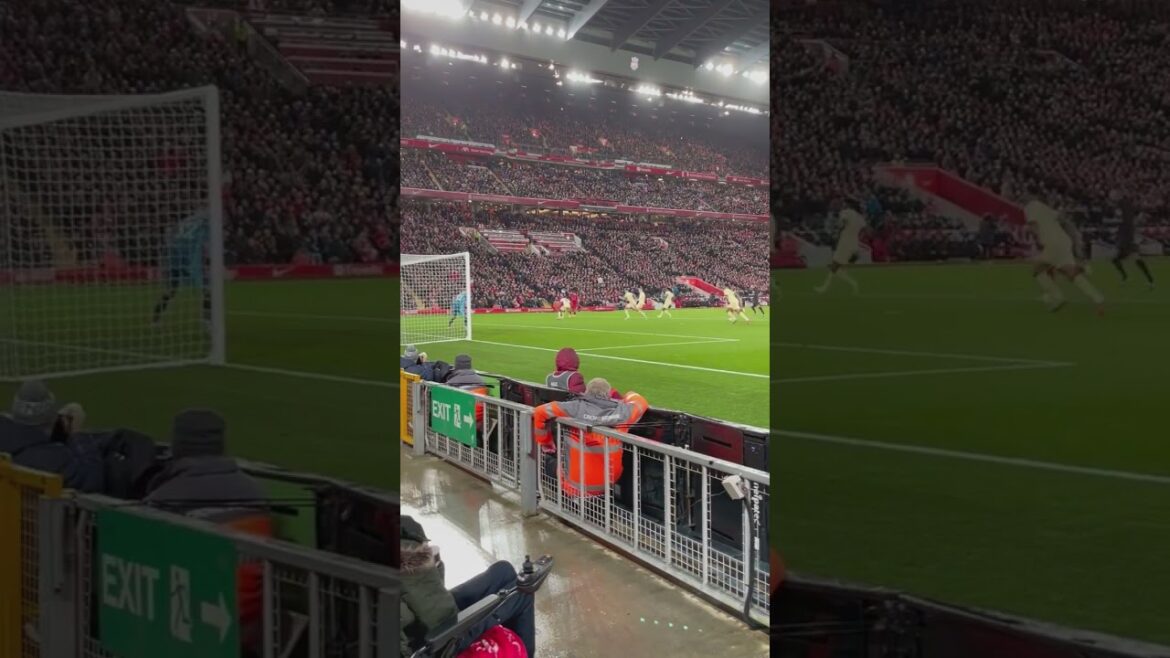 takumi minamino but contre arsenal