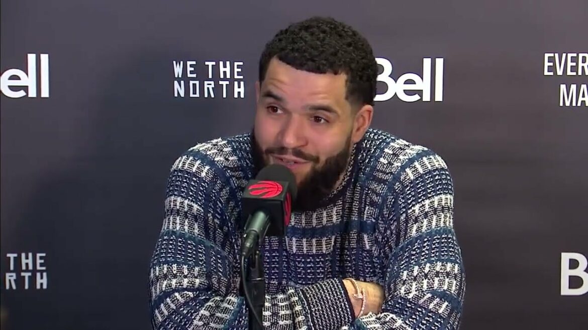 Fred VanVleet appelle les arbitres après le match