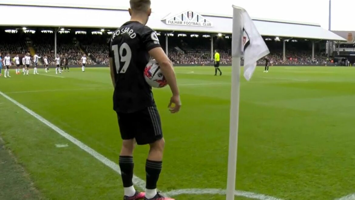 Takehiro Tomiyasu émerveillé par la polyvalence du Trossard