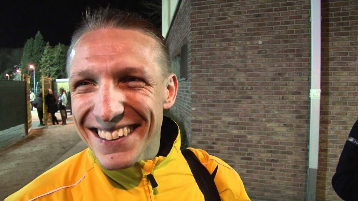 Wesley Sonck après OHL-Lierse (arts martiaux japonais en arrière-plan)