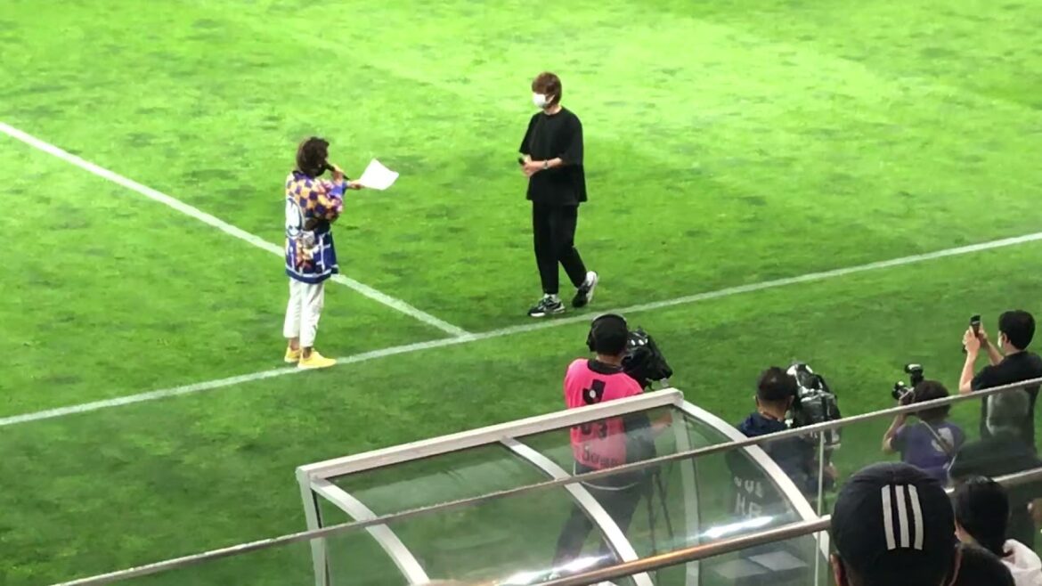 20210703Yu-Asta salut triomphal de retour par Ko Itakura