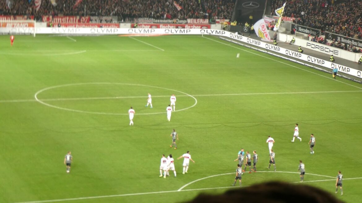 VfB contre FCN - 28.': Fast Tor Endo (2019 en direct @ Mercedes-Benz Arena | Stuttgart)