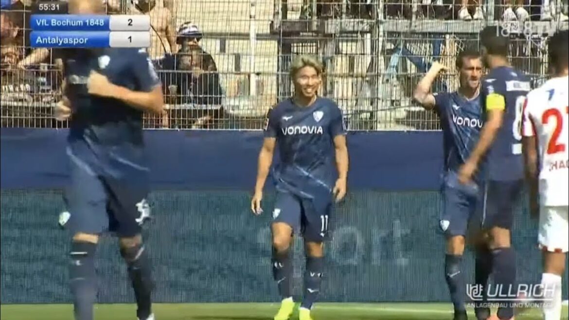 Takuma Asano 2 buts contre Antalyaspor 2 minutes le 23 juillet 2022