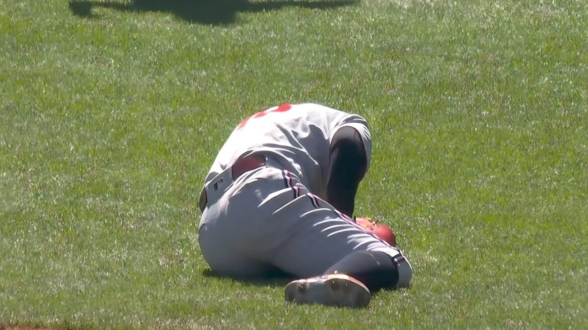 Kenta Maeda fait un jeu alors qu'elle est blessée par le comebacker à la jambe 🫣 !!!!