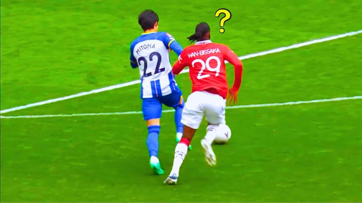 ✨Miracle japonais !  Kaoru Mitoma contre Wan-Bissaka et Man United