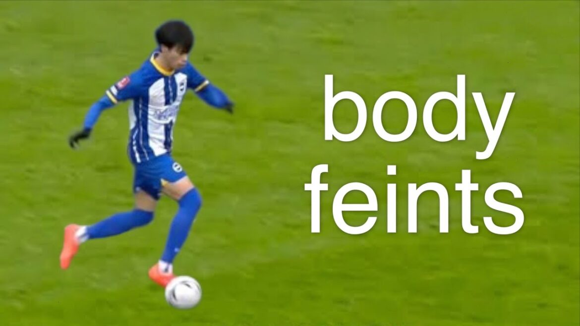 Une feinte de corps qui laisse derrière elle l'adversaire de Kaoru Mitoma