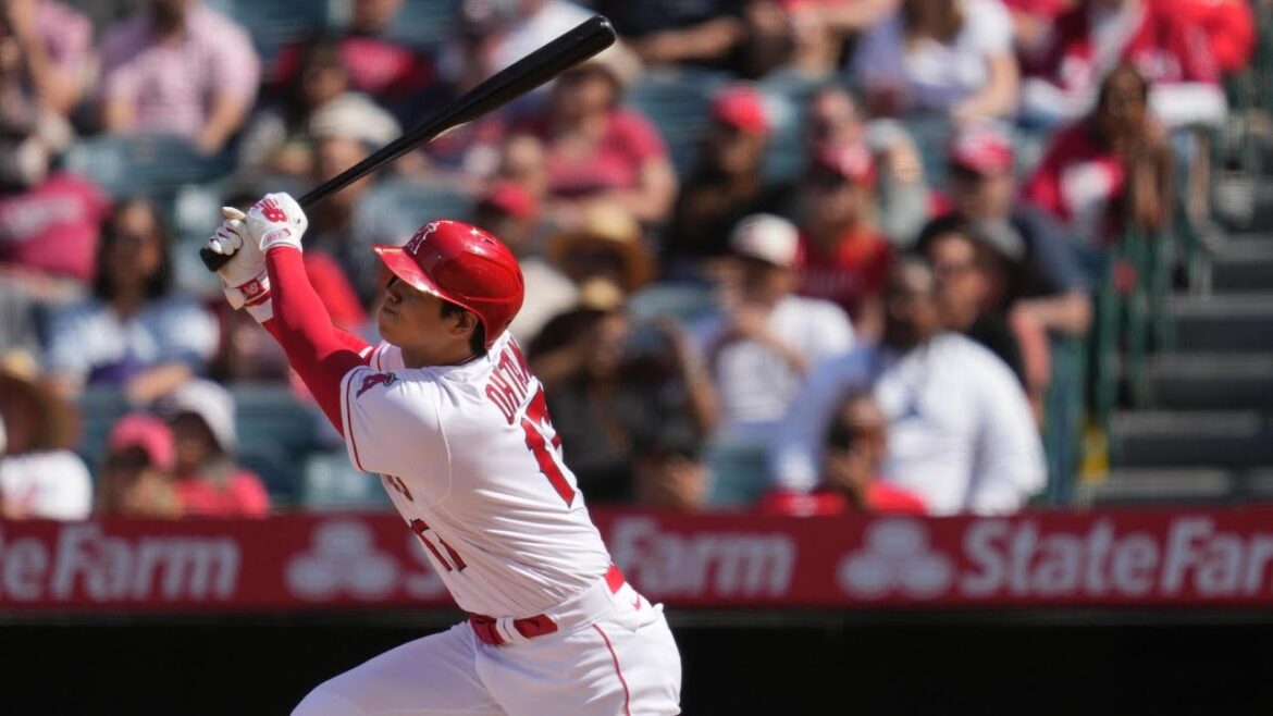 HOME RUN!!!  Shohei Ohtani amène les Angels dans la course des Astros avec un puissant circuit de 2-RBI en 9e manche