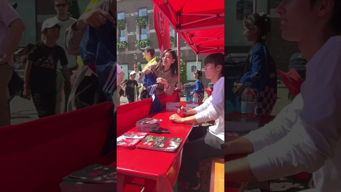 Japan Day | 🎌A tenu une séance d'autographes avec Aoi✍️ #shorts #Aoi Tanaka