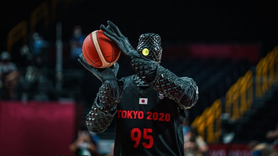 Un robot de basket japonais impressionne à la mi-temps du match USA-France 👀