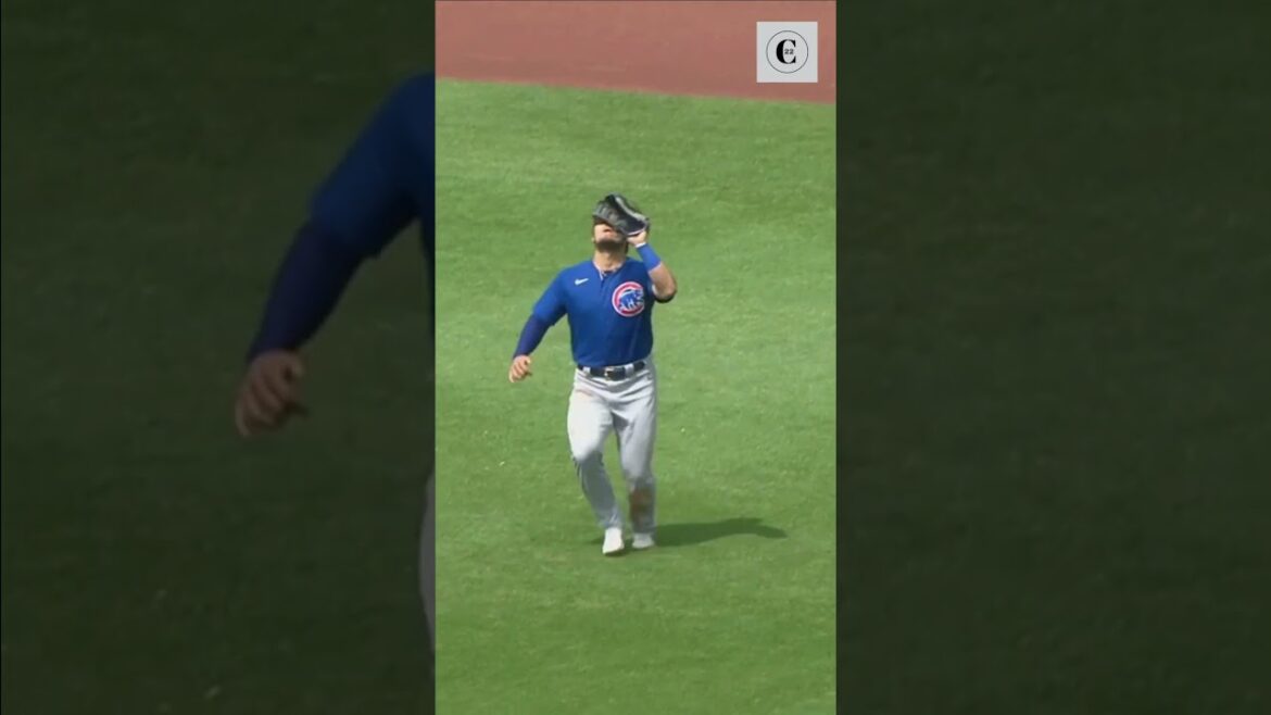 MLB / CUBS Seiya Suzuki CLOUS Phillies Nick Castellanos au troisième!  #shorts #mlb #seiyasuzuki #fyp