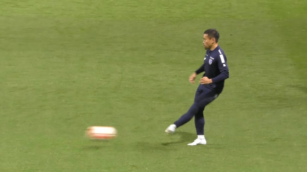 [Ailier gauche qui connaît le monde]Gros plan d'avant-match du FC Tokyo Yuto Nagatomo Yuto Nagatomo / 2023.4.5 Gamba Osaka vs FC Tokyo (Panasta)