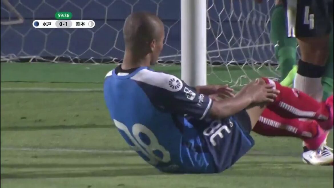 [Officiel]Pick-up play video : Daizen Maeda (Mito) secoue deux joueurs avec un dribble et ramène un tir !