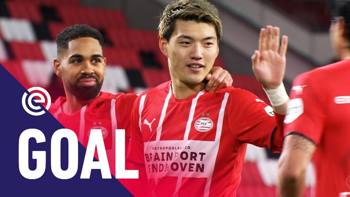 RITSU DOAN LUI TIRE EN ANGLE COURT |  PSV - FC Utrecht (04-12-2021) |  But