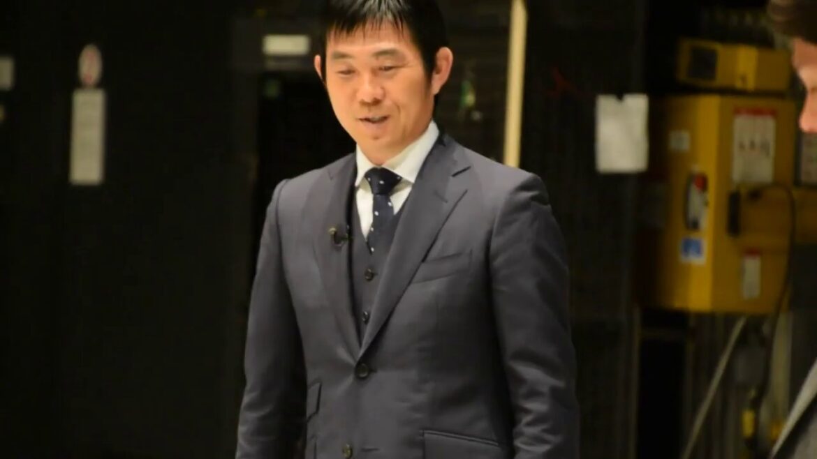 Entraîneur Hajime Moriyasu de l'équipe nationale japonaise et passe / FOOT x BRAIN