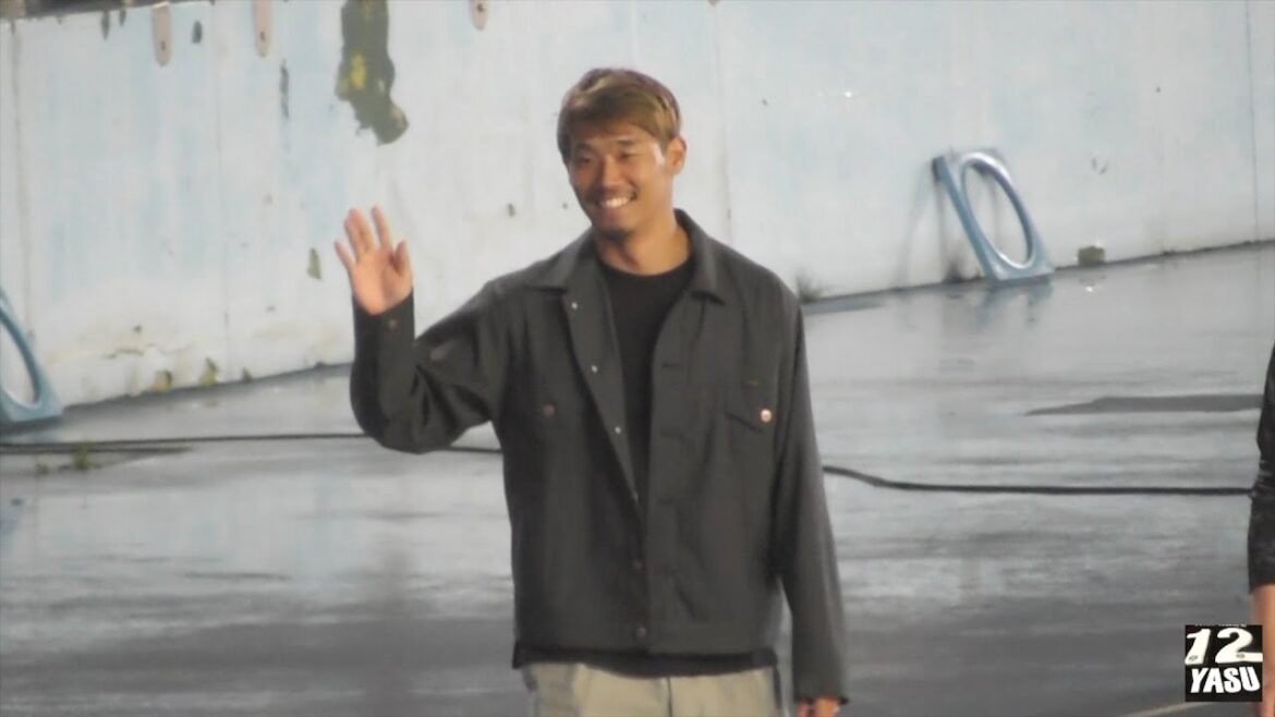 2023.6.11 Section J1-17[Après le match]Hidemasa Morita apparaît au stade d'athlétisme de Todoroki et salue les supporters