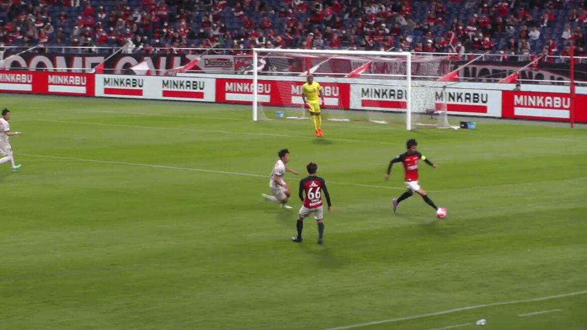 Passe de Moberg - Le tir de Kante est malheureusement sur le côté - Excellente défense d'Iwanami - Hiroki Sakai fait une entrée !Urawa Red Diamonds vs Kawasaki Frontale 24 Mai 2023 J League Van Cup